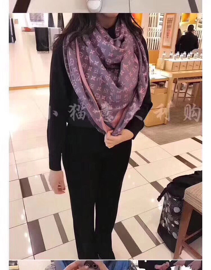 Louis Vuitton Scarf LV00111